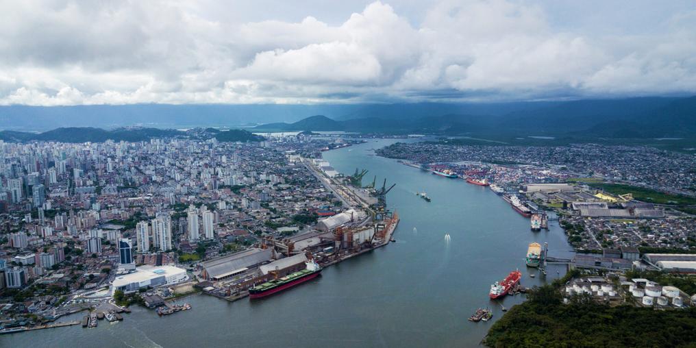Porto de Santos terá lucro de R$ 400 mi neste ano, diz ministro
