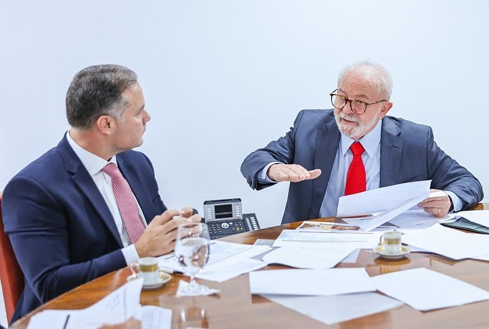 Renan Filho se reuniu com o presidente Lula e Rui Costa para tratar dos investimentos prioritários (crédito: divulgação)