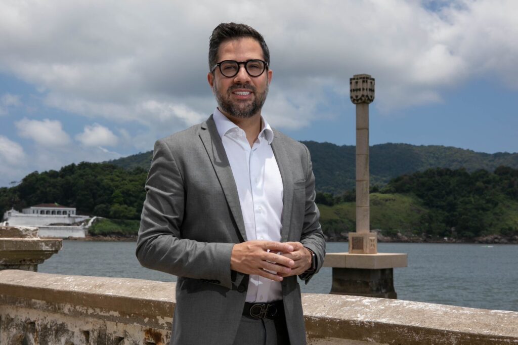 O advogado, diretor do Centro das Indústrias do Estado de São Paulo e Conselheiro do Brasil Export, foi nomeado há algumas semanas como Secretário de Assuntos Portuários e Emprego da Prefeitura de Santos.