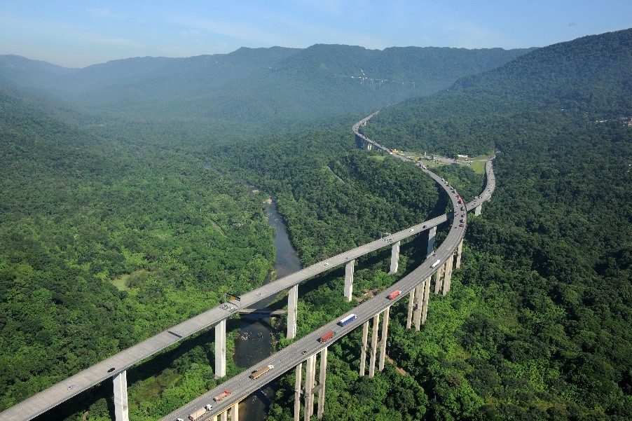 Imagem destacada de Terceira pista aumenta em 145% capacidade para descida de caminhões