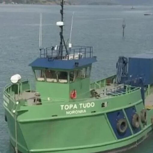 Imagem destacada de Navio de carga com destino a Noronha naufraga em Pernambuco