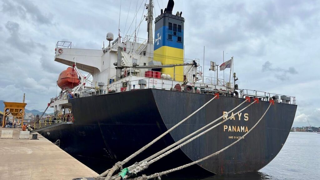 Sal grosso volta ao Porto do Rio de Janeiro em grande operação de descarga