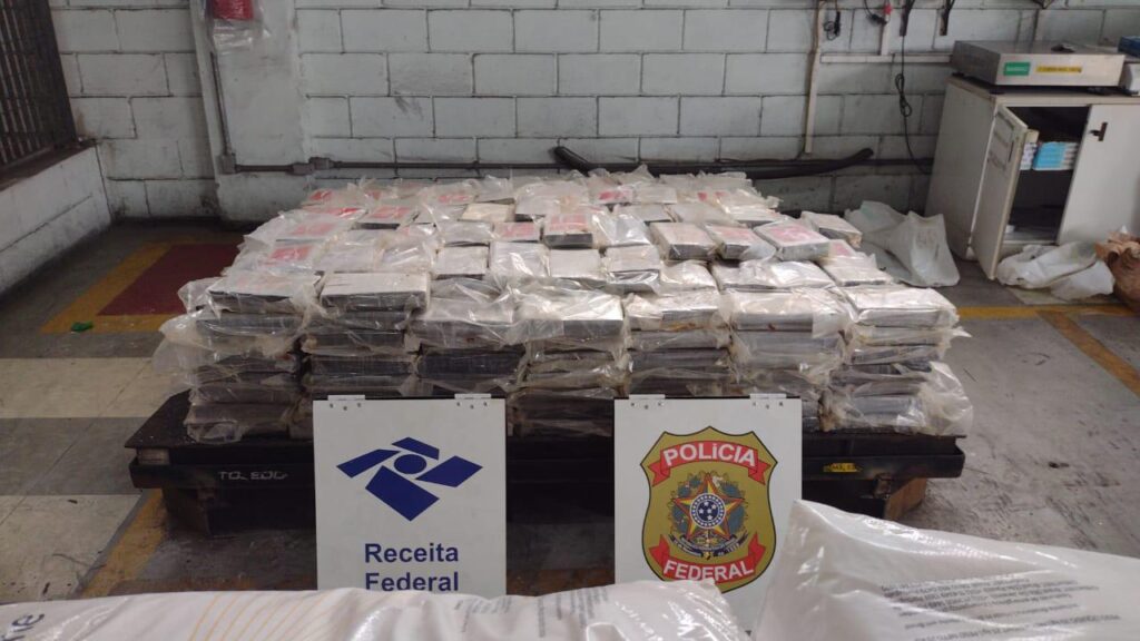 Receita Federal - Apreensão 664 kg de cocaína - Droga Balança
