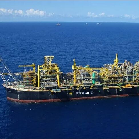 Imagem destacada de Petrobras compra área da Bacia de Campos