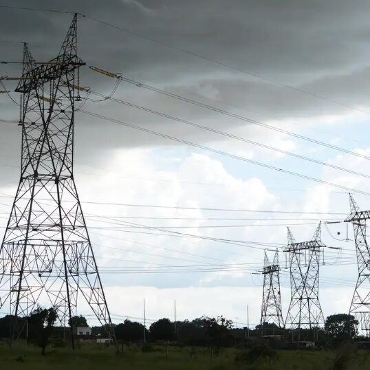 Imagem destacada de Aneel fixa prazo para diagnóstico de aumentos de potência não autorizados