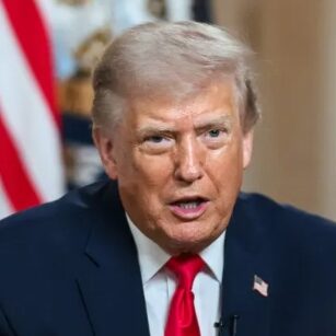 Imagem destacada de Passaporte comemorativo terá o rosto de Trump