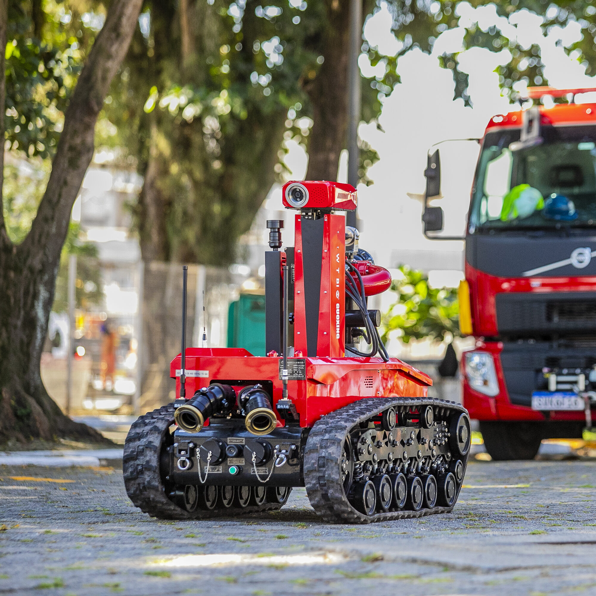 Porto de Paranaguá testa robô de combate a incêndio