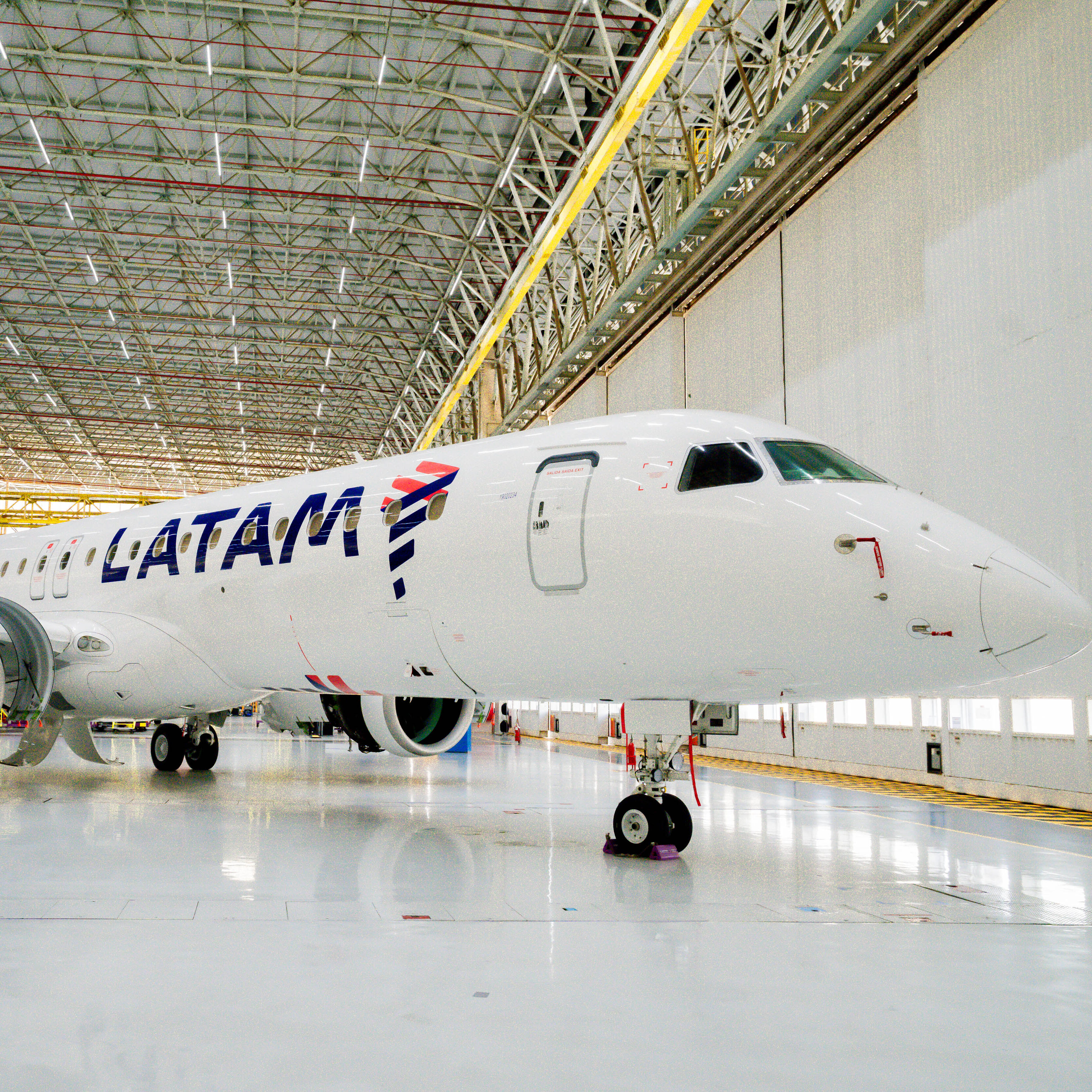 Imagem destacada de Latam chega a 67 aeroportos no Brasil com entrada do E195-E2