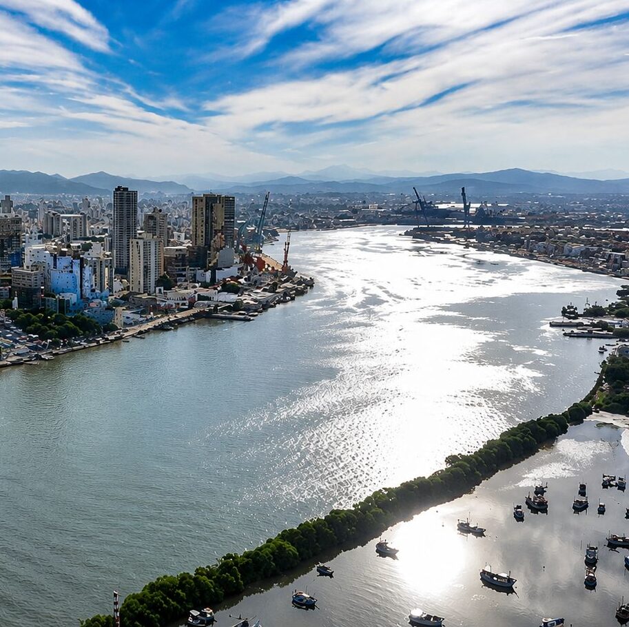 Imagem destacada de Porto de Itajaí pede reforço de rebocadores após aumento das correntezas
