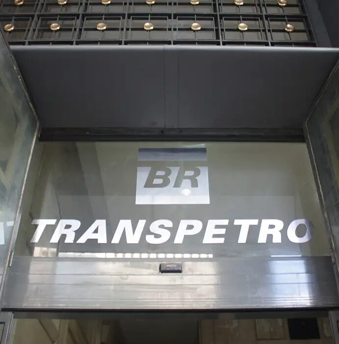 Imagem destacada de Transpetro investe R$ 43 milhões e entra no transporte rodoviário de combustíveis