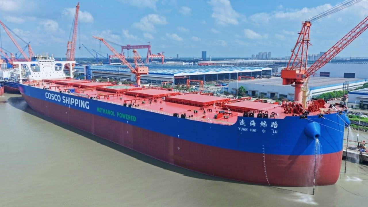 Imagem destacada de Cosco entrega primeiro mineraleiro de 325 mil toneladas movido a metanol
