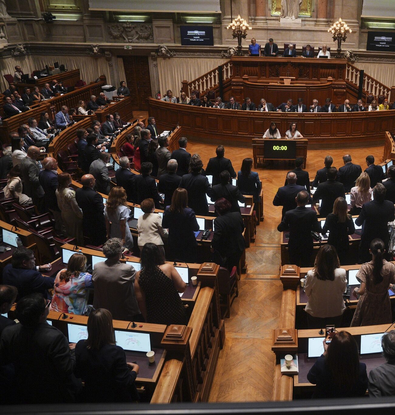 Imagem destacada de Comissão do Parlamento chama brasileiro para falar de transição da CPLP