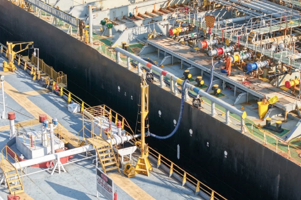Imagem destacada de Atem inicia transbordo de petróleo em Itacoatiara durante vazante dos rios