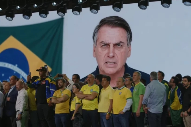 Imagem destacada de Escolha de ministros em eventual governo Flávio será de Jair Bolsonaro
