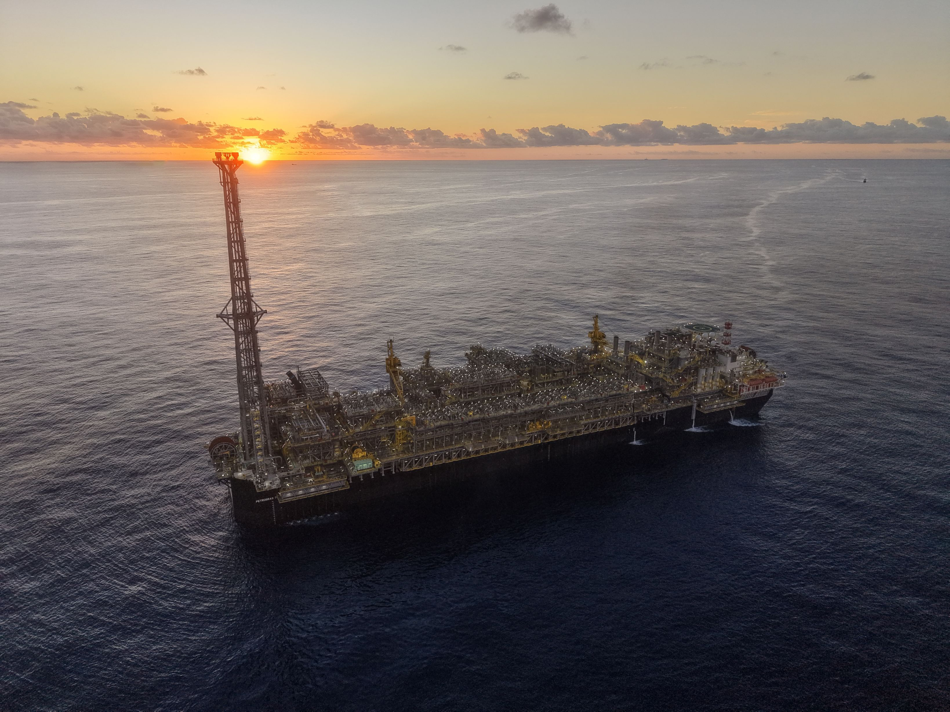 Parada de refinaria pode deixar R$ 106 mi em petróleo sem processamento