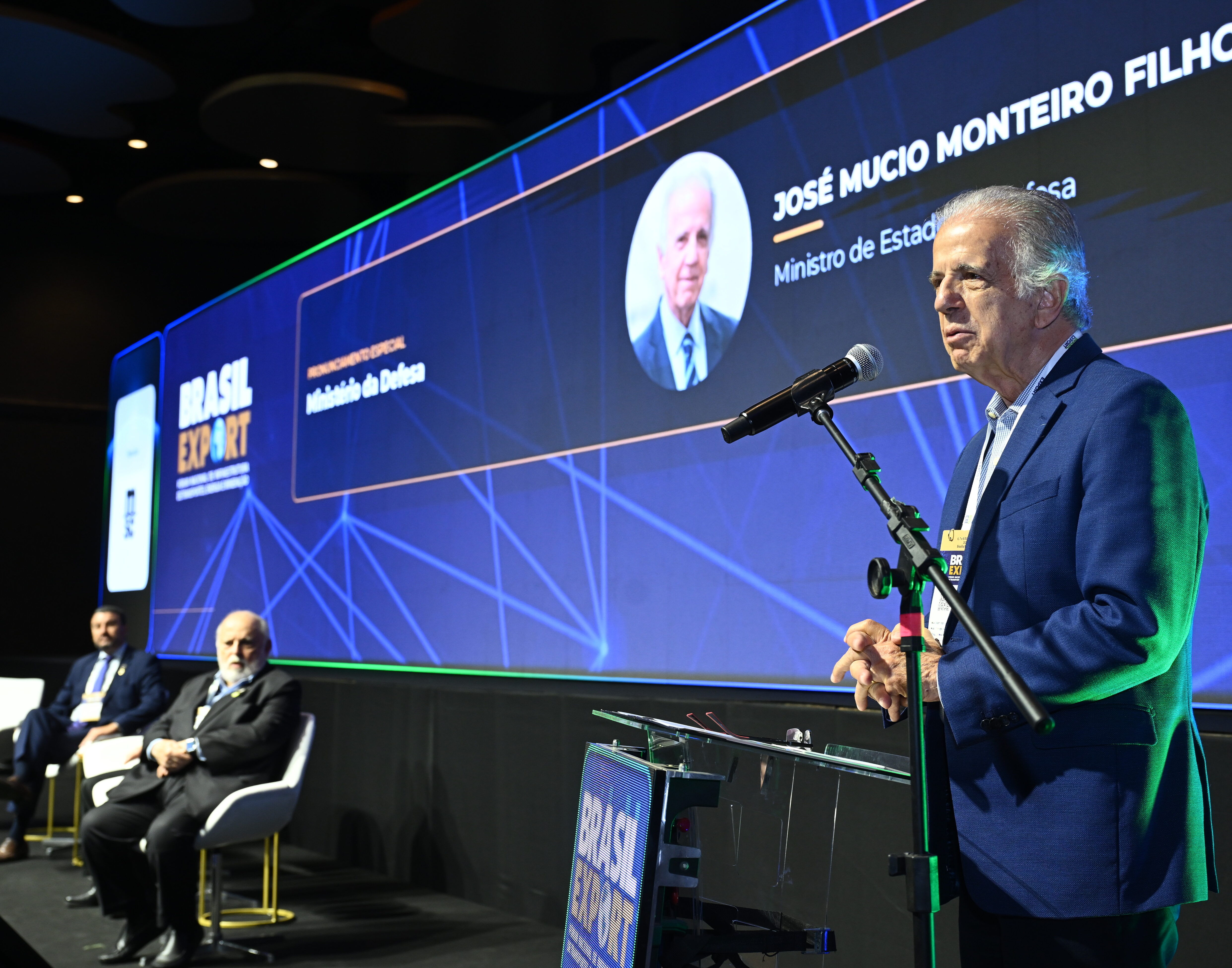 Imagem destacada de Mucio defende projetos de longo prazo para infraestrutura e defesa