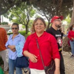 Marlene Sousa, de 56 anos e há quatro em Portugal, diz que manifestação a favor de Lula é reforço à democracia (crédito: Vicente Nunes)